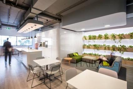 裝修時(shí)很注重顏色的搭配_北京辦公室裝修_翰翔建筑